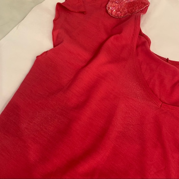 Armani Exchange pink fushia shoulder heart sequined T-Shirt - Picture 9 of 9